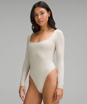Body Lululemon Wundermost Ultra-Soft Nulu Square-Neck Long-Sleeve Mujer Beige Chile | 248VGFQBY