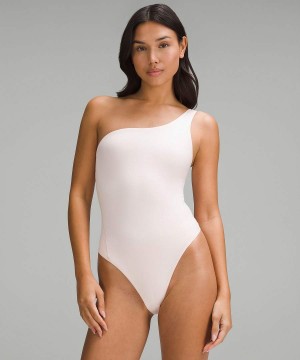 Body Lululemon Wundermost Ultra-Soft Nulu Asymmetrical Mujer Rojas Claro Chile | 451GHNLFW