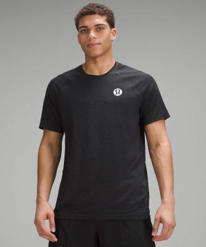 Camiseta Lululemon Metal Vent Tech Corta-Sleeve Logo Hombre Gris Oscuro Negras Chile | 718OSQTWL
