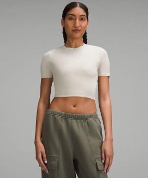 Camiseta Lululemon Wundermost Ultra-Soft Nulu Crewneck Cropped Mujer Beige Chile | 582MHQYWG