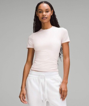 Camiseta Lululemon Wundermost Ultra-Soft Nulu Hip-Length Crew Corta-Sleeve Mujer Rojas Claro Chile | 349HUNKIR
