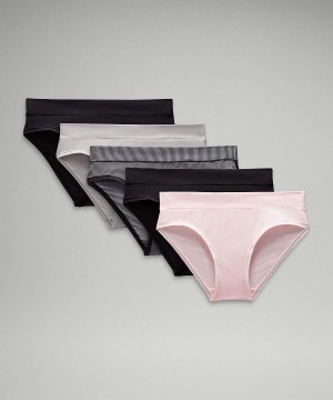 Ropa Interior Lululemon UnderEase Mid-Rise Bikini 5 Pack Mujer Rojas Claro Plateadas Rayadas Gris Negras Negras Negras Chile | 435BRZNTG