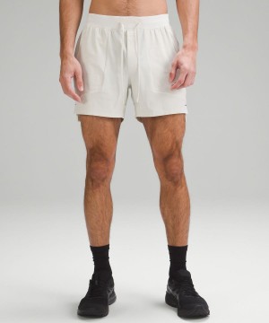 Short Lululemon License to Train Linerless 5" Hombre Beige Chile | 358KSICPU