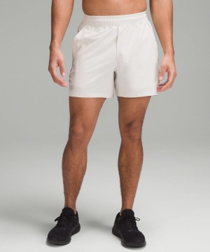 Short Lululemon Pace Breaker Linerless 5" Hombre Beige Chile | 793QOYPWF