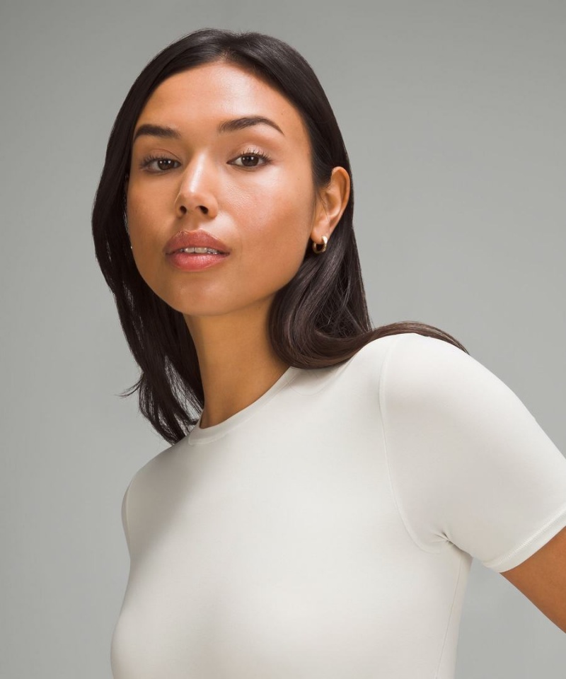 Body Lululemon Wundermost Ultra-Soft Nulu Corta-Sleeve Crew Tanga Mujer Beige Chile | 017TFUXOM