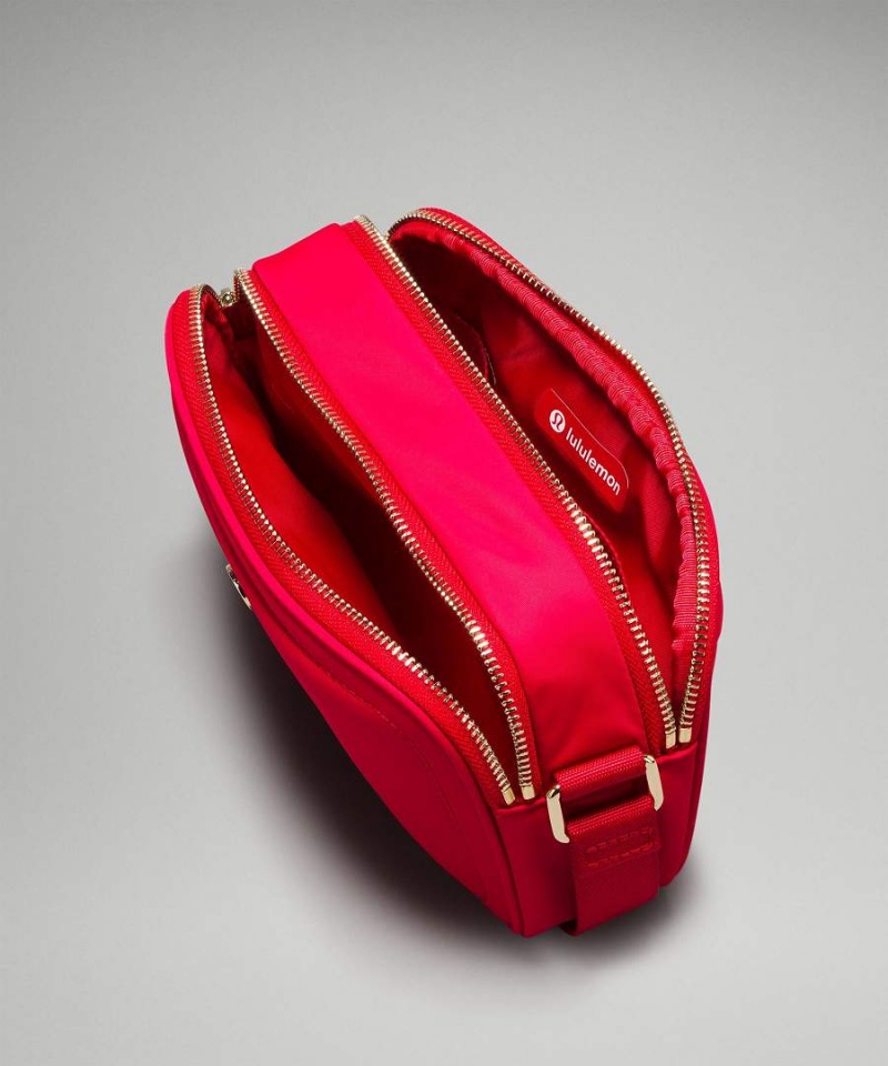 Bolsas Hombro Lululemon Lunar New Year Camera 2L Mujer Rojas Oscuro Doradas Chile | 641VPNUAJ
