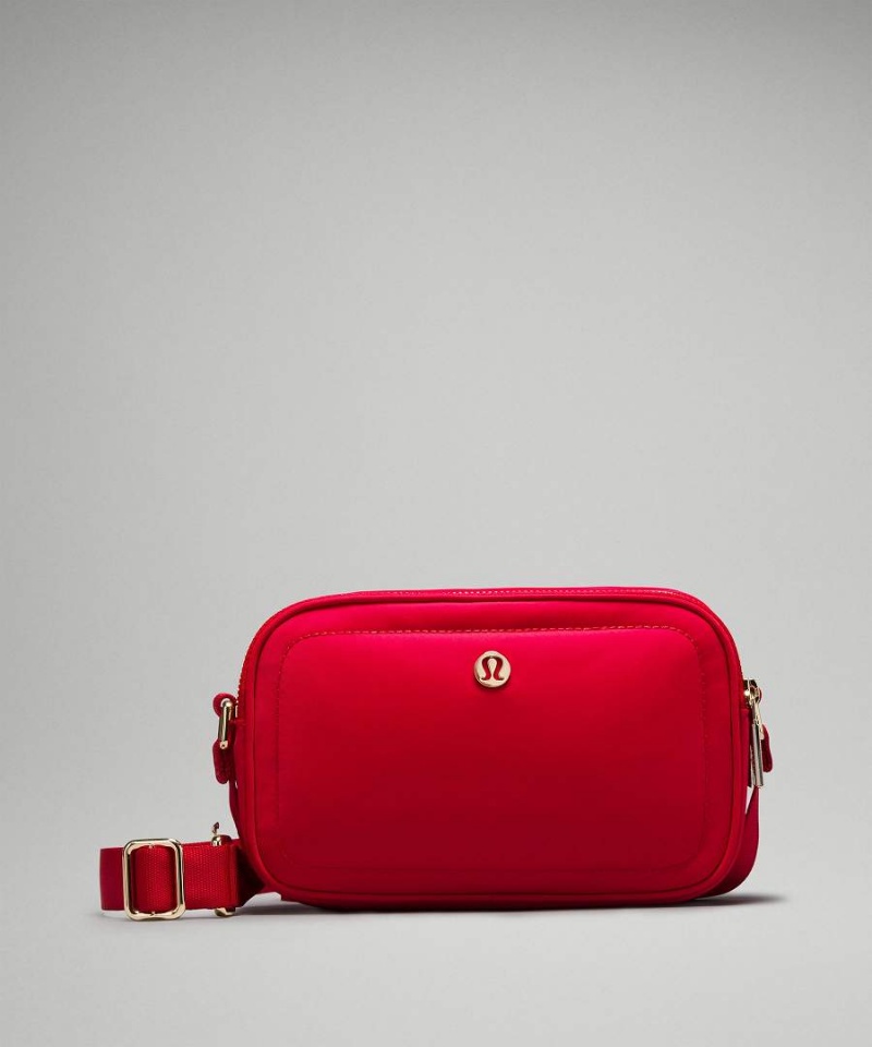Bolsas Hombro Lululemon Lunar New Year Camera 2L Mujer Rojas Oscuro Doradas Chile | 641VPNUAJ