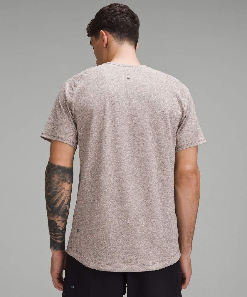 Camiseta Lululemon License to Train Corta-Sleeve Hombre Gris Blancas Chile | 214FMOZUB