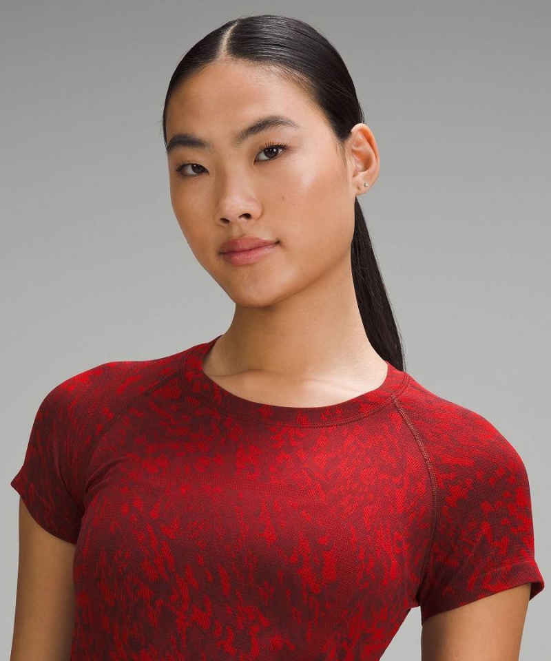 Camiseta Lululemon Lunar New Year Swiftly Tech 2.0 Race Length Corta-Sleeve Mujer Rojas Oscuro Chile | 072KBNOLZ