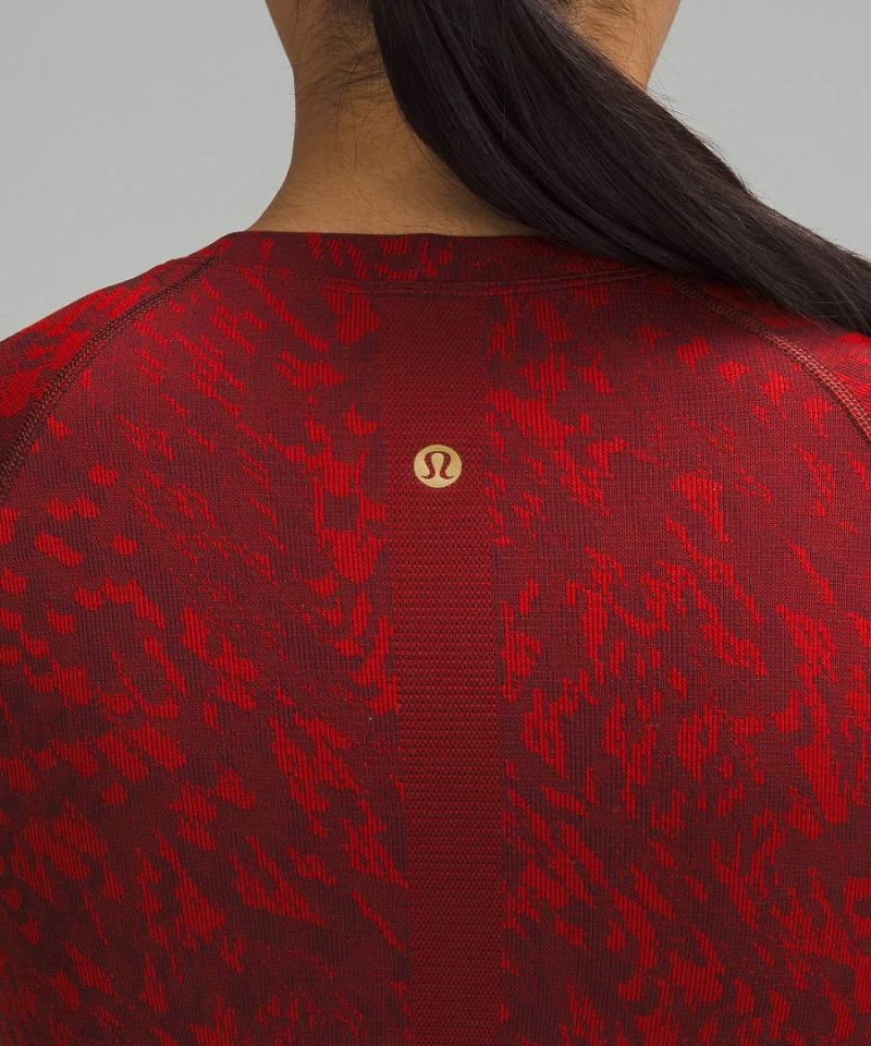Camiseta Lululemon Lunar New Year Swiftly Tech 2.0 Race Length Corta-Sleeve Mujer Rojas Oscuro Chile | 072KBNOLZ