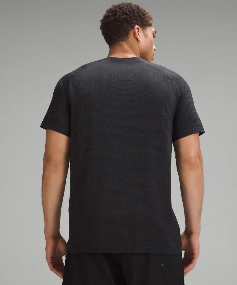 Camiseta Lululemon Metal Vent Tech Corta-Sleeve Logo Hombre Gris Oscuro Negras Chile | 718OSQTWL