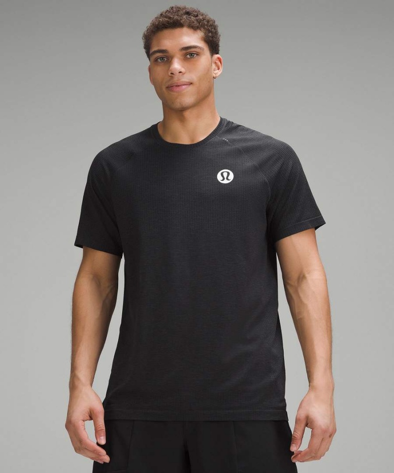 Camiseta Lululemon Metal Vent Tech Corta-Sleeve Logo Hombre Gris Oscuro Negras Chile | 718OSQTWL