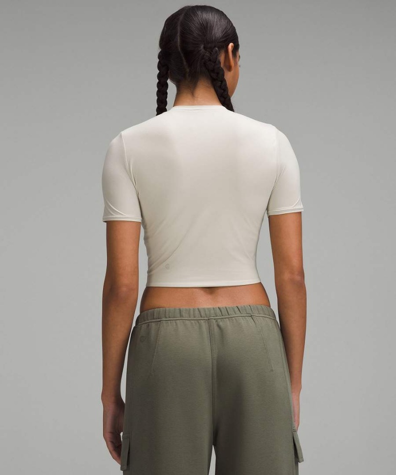 Camiseta Lululemon Wundermost Ultra-Soft Nulu Crewneck Cropped Mujer Beige Chile | 582MHQYWG