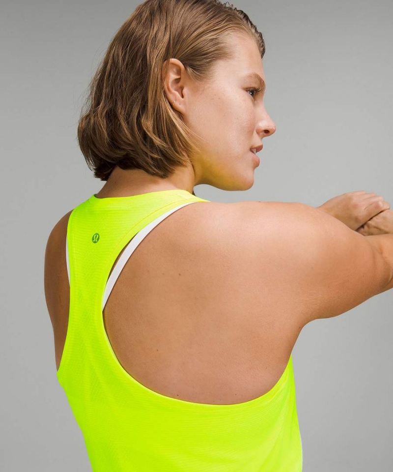 Camiseta sin Manga Lululemon Swiftly Tech High-Neck 2.0 Race Length Mujer Amarillo Amarillo Chile | 213HSYCFA