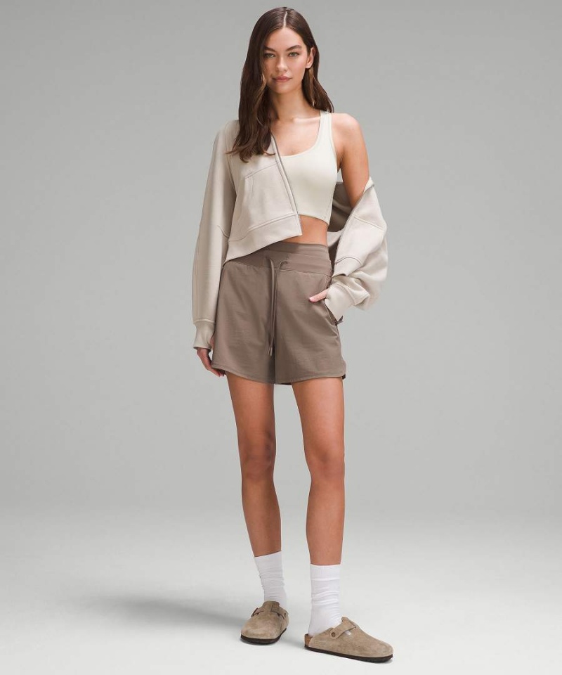 Camiseta sin Manga Lululemon Wundermost Ultra-Soft Nulu Scoop-Neck Cropped Mujer Beige Chile | 571XKPYZB
