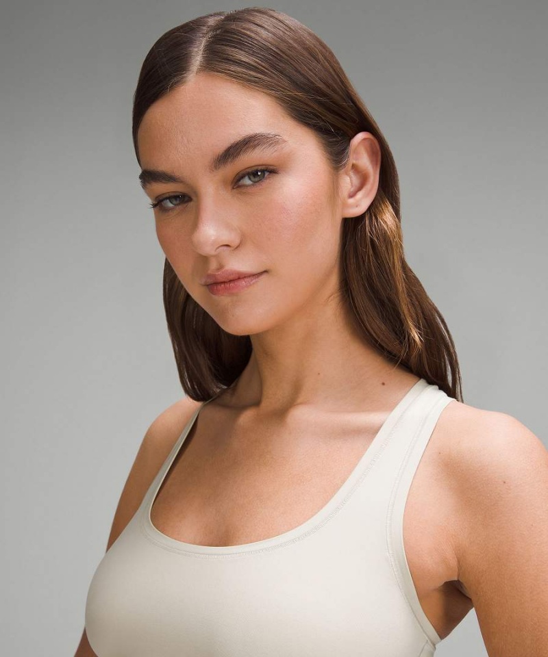 Camiseta sin Manga Lululemon Wundermost Ultra-Soft Nulu Scoop-Neck Cropped Mujer Beige Chile | 571XKPYZB