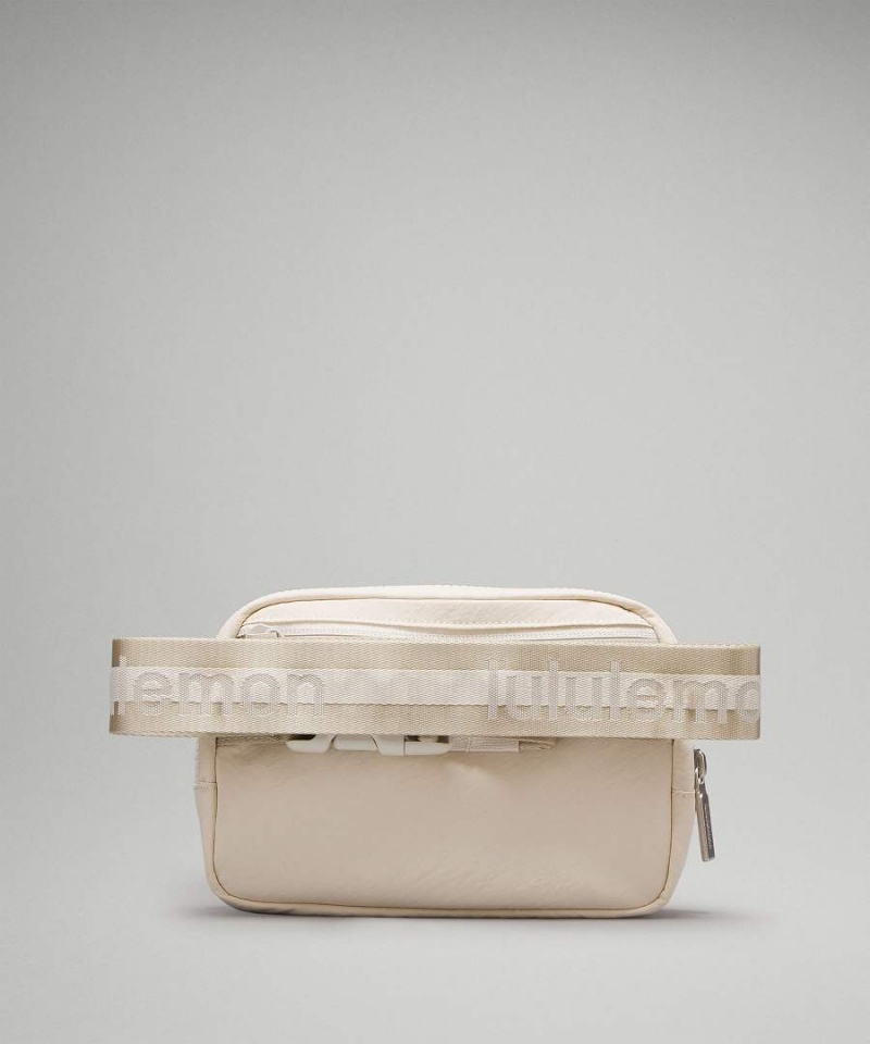 Riñonera Lululemon Everywhere 1L Wordmark Mujer Blancas Beige Blancas Chile | 817WBYMCR