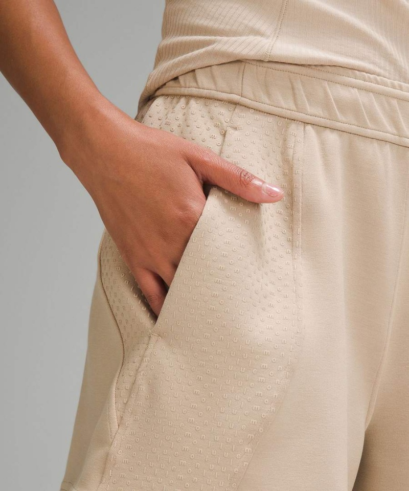 Short Lululemon Embossed Panel High-Rise 4