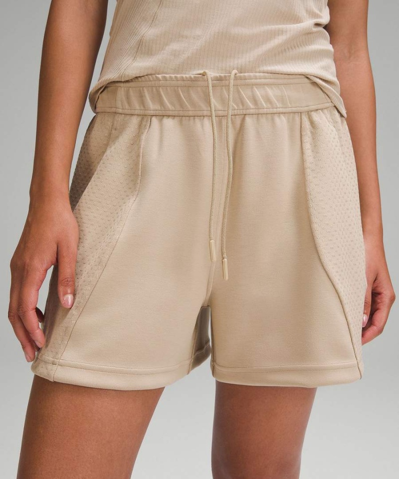 Short Lululemon Embossed Panel High-Rise 4