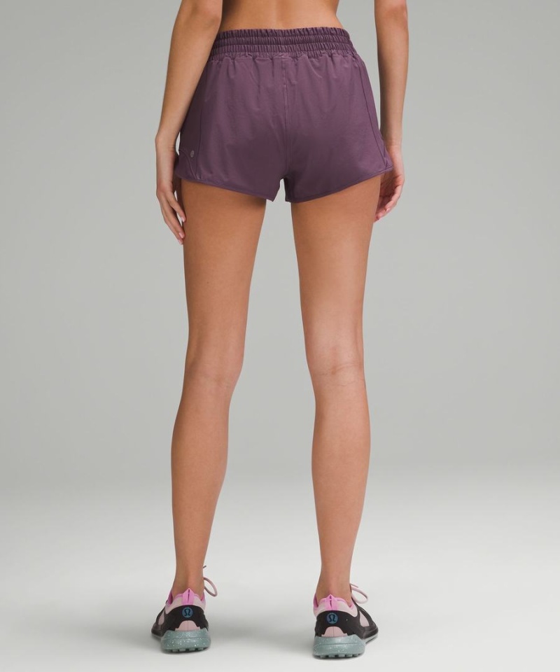 Short Lululemon Hotty Hot High-Rise Forro 2.5