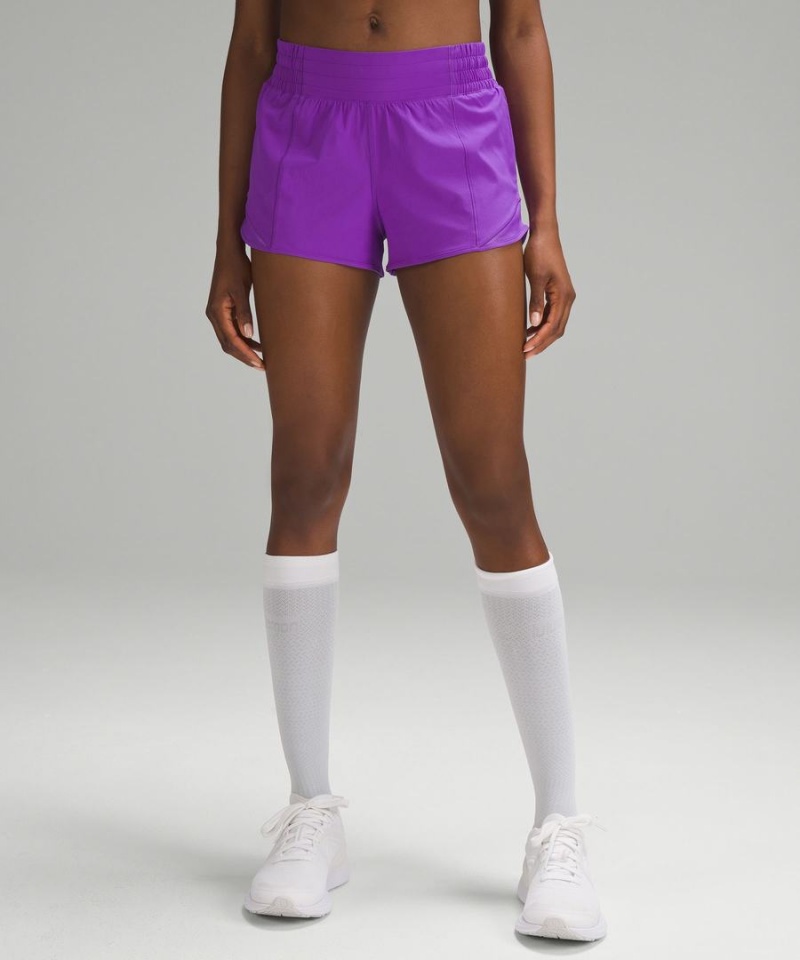 Short Lululemon Hotty Hot High-Rise Forro 2.5\