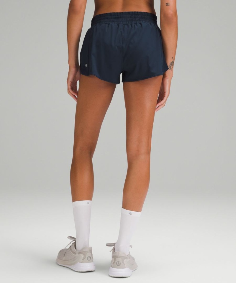 Short Lululemon Hotty Hot High-Rise Forro 2.5