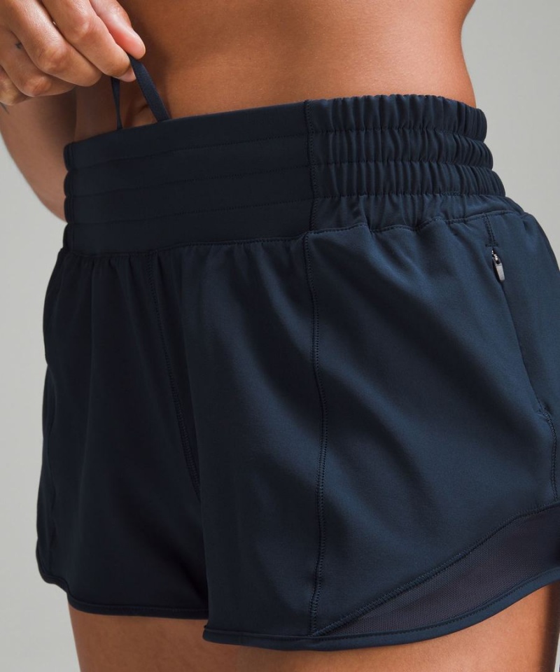 Short Lululemon Hotty Hot High-Rise Forro 2.5