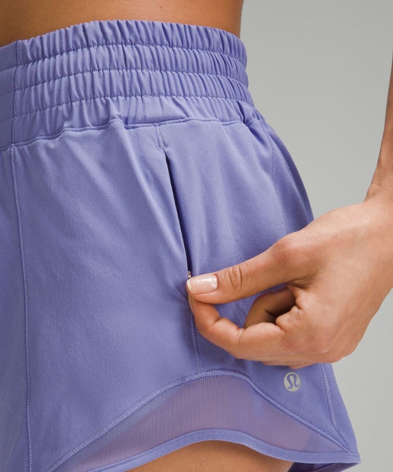 Short Lululemon Hotty Hot High-Rise Forro 2.5