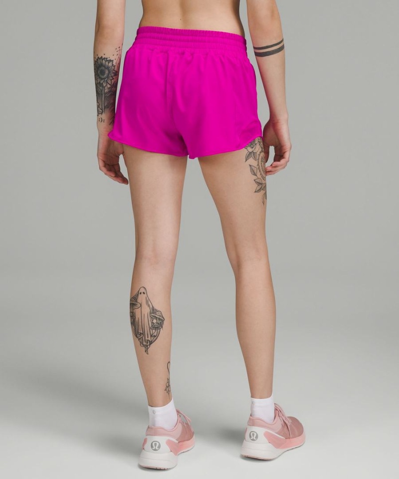 Short Lululemon Hotty Hot High-Rise Forro 2.5