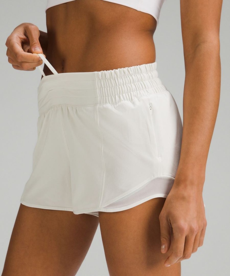 Short Lululemon Hotty Hot High-Rise Forro 2.5