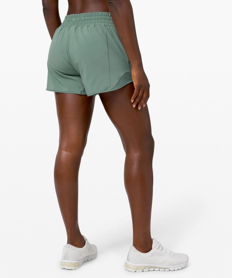 Short Lululemon Hotty Hot High-Rise Forro 2.5
