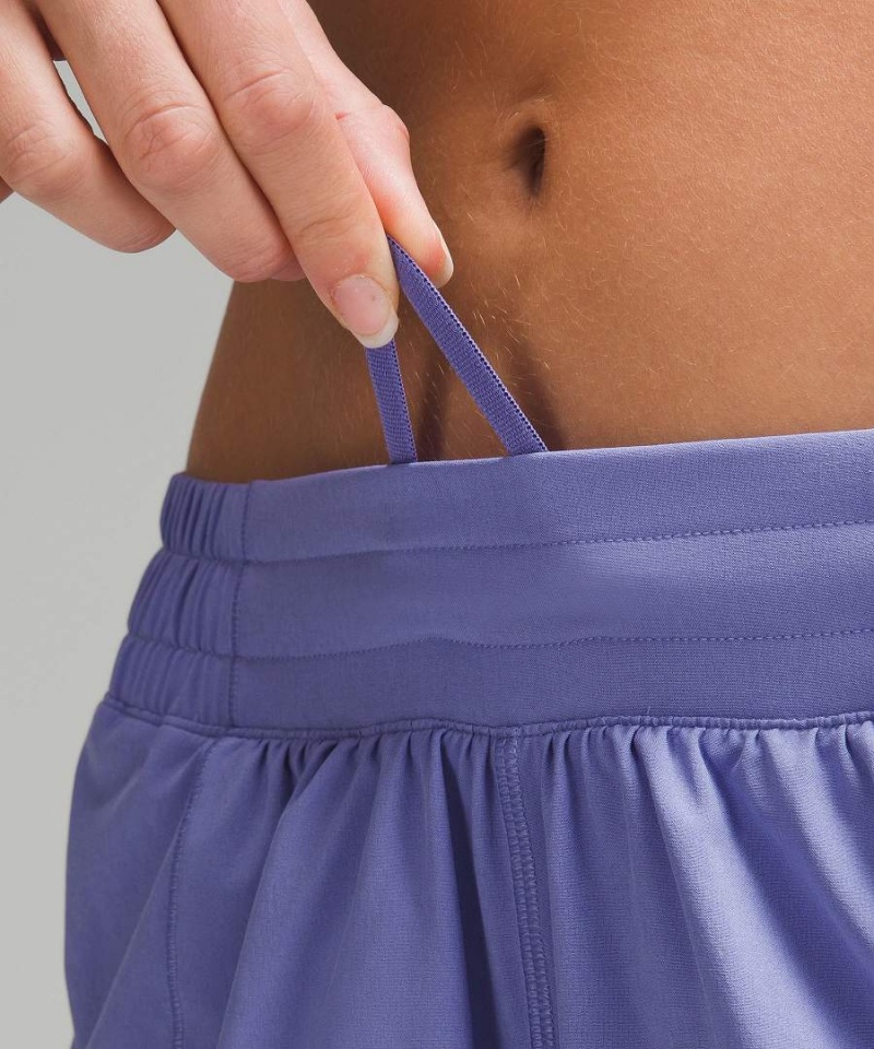 Short Lululemon Hotty Hot Low-Rise Forro 2.5