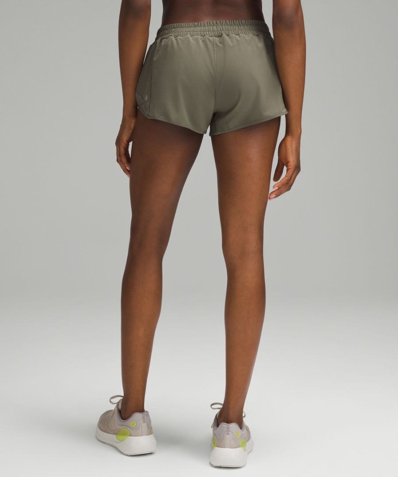 Short Lululemon Hotty Hot Low-Rise Forro 2.5