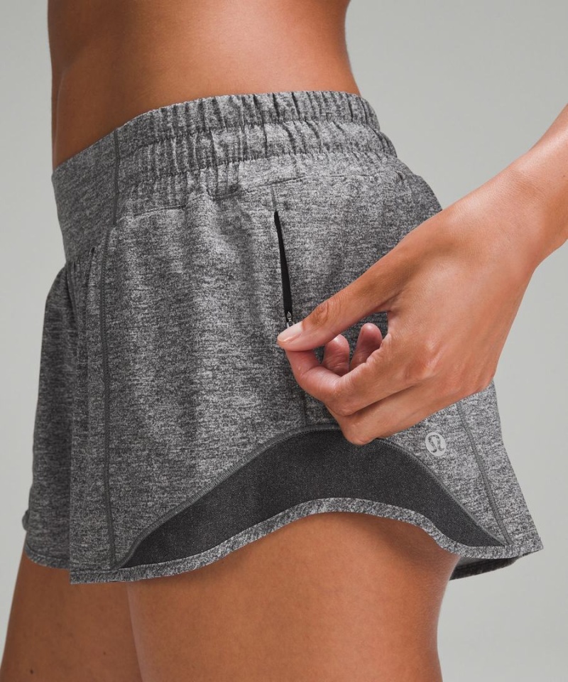 Short Lululemon Hotty Hot Low-Rise Forro 2.5