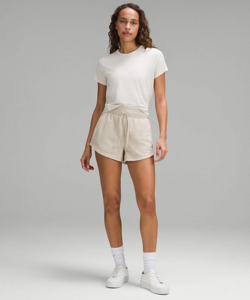 Short Lululemon Inner Glow High-Rise 3