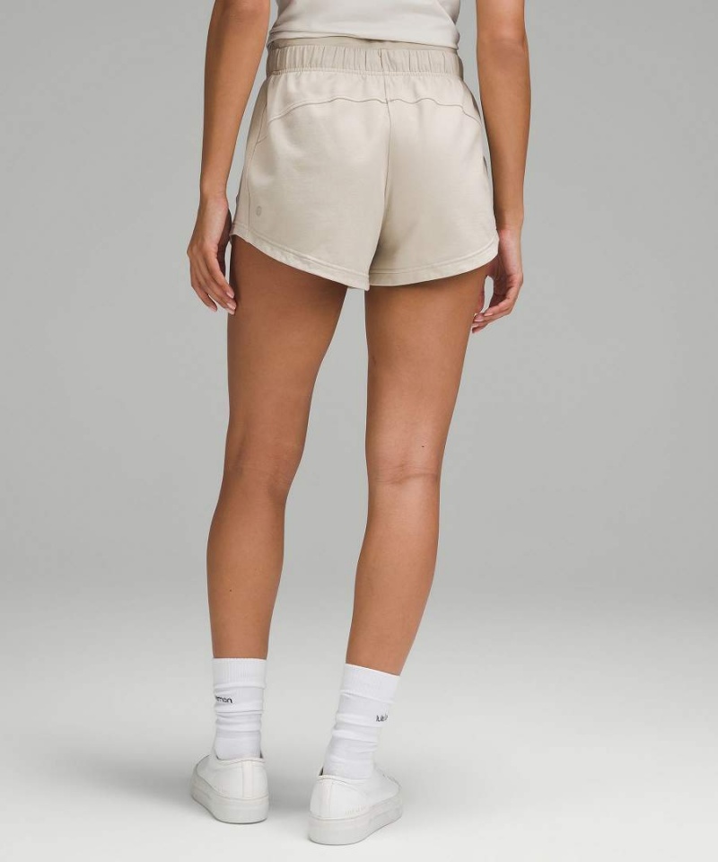 Short Lululemon Inner Glow High-Rise 3