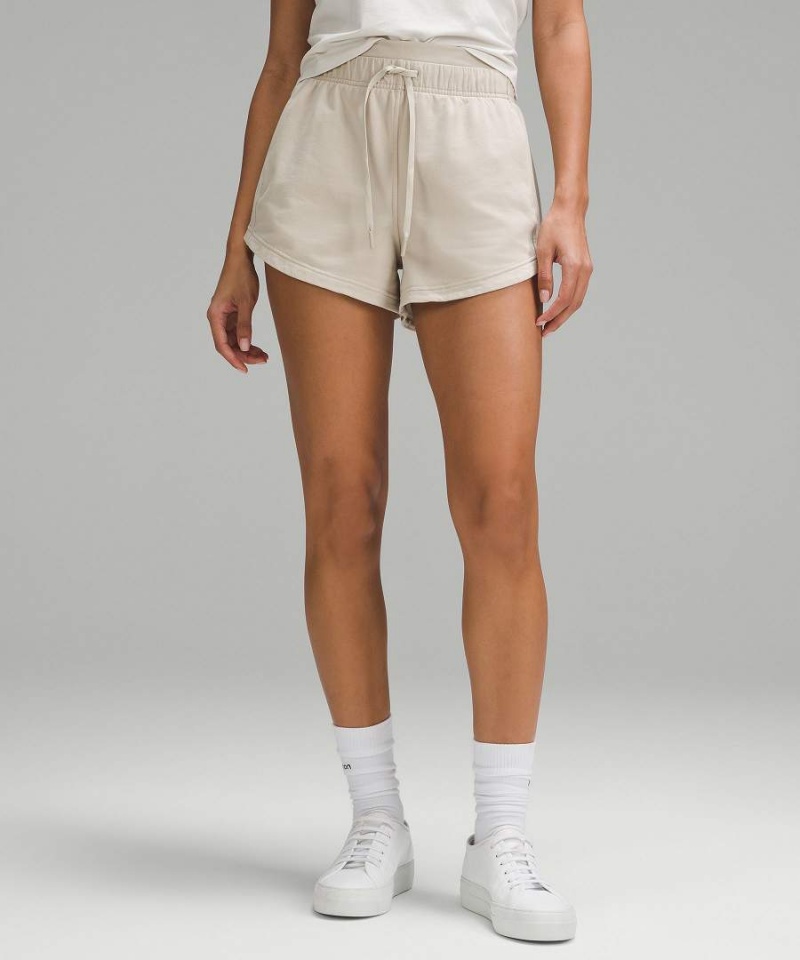 Short Lululemon Inner Glow High-Rise 3\