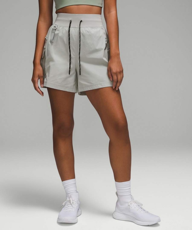 Short Lululemon Multi-Pocket Cargo High-Rise 5\