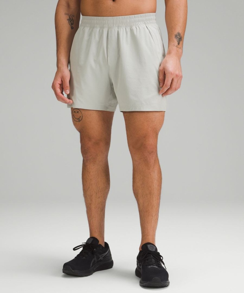 Short Lululemon Pace Breaker Linerless 5\