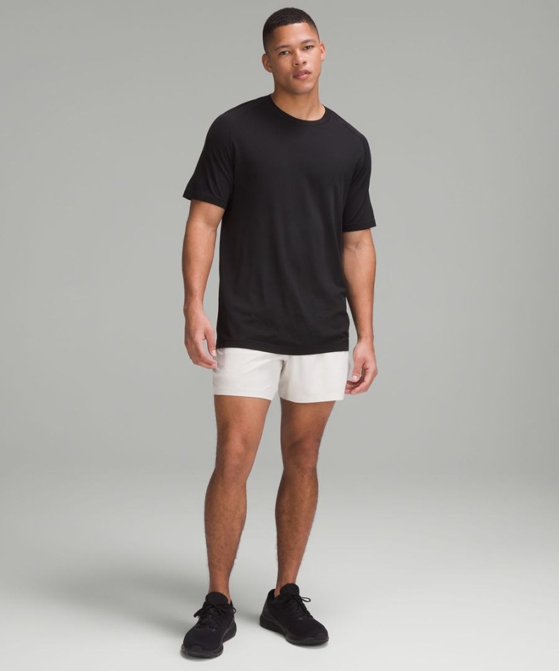 Short Lululemon Pace Breaker Linerless 5