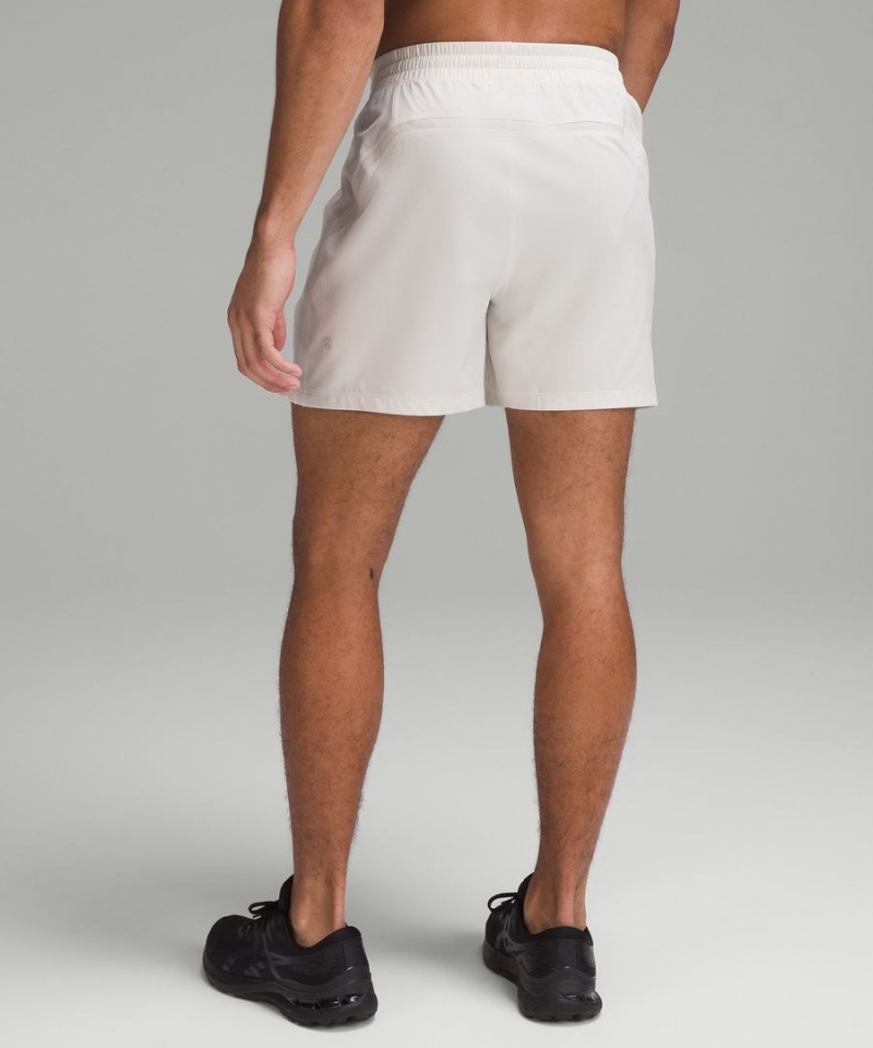 Short Lululemon Pace Breaker Linerless 5