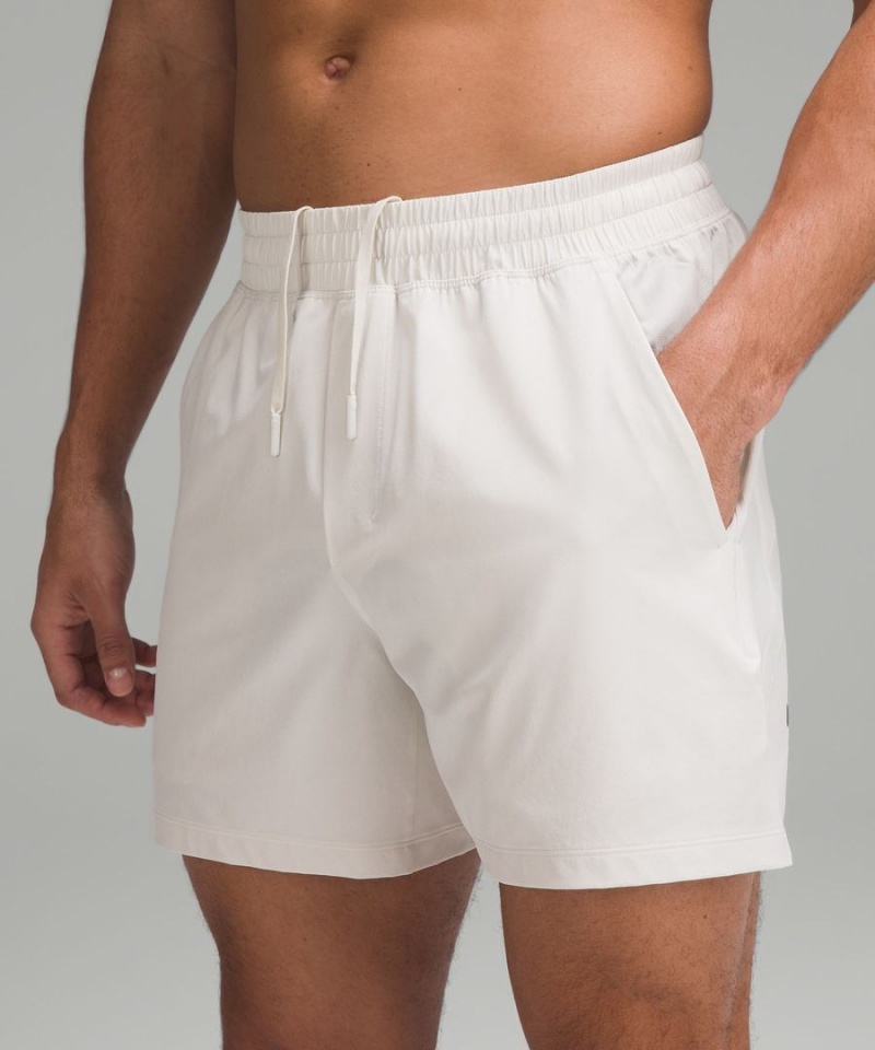 Short Lululemon Pace Breaker Linerless 5