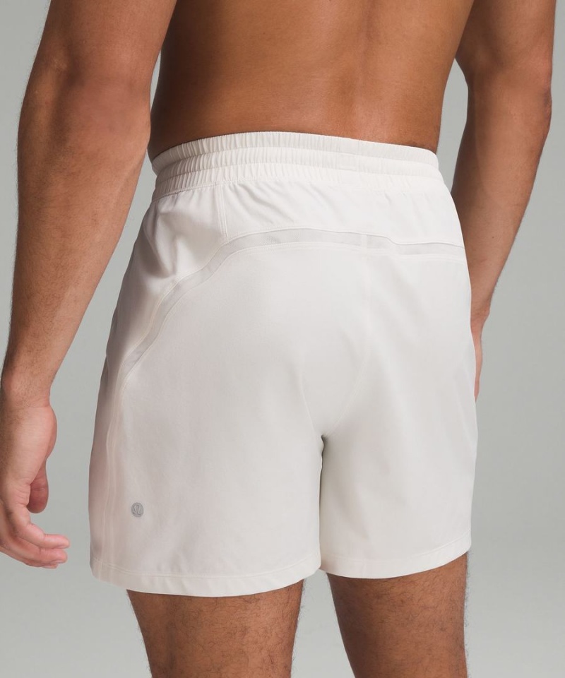 Short Lululemon Pace Breaker Linerless 5