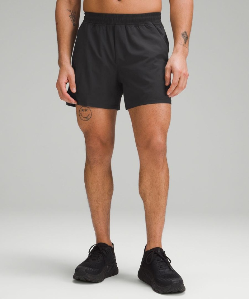 Short Lululemon Pace Breaker Linerless 5\
