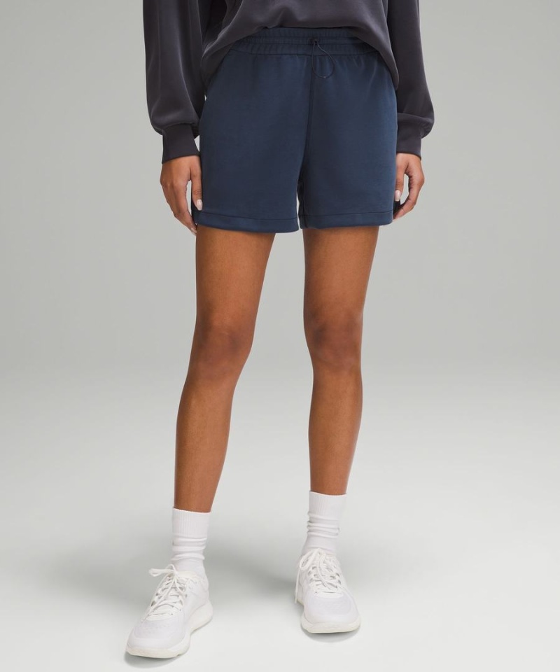 Short Lululemon Softstreme High-Rise 4\