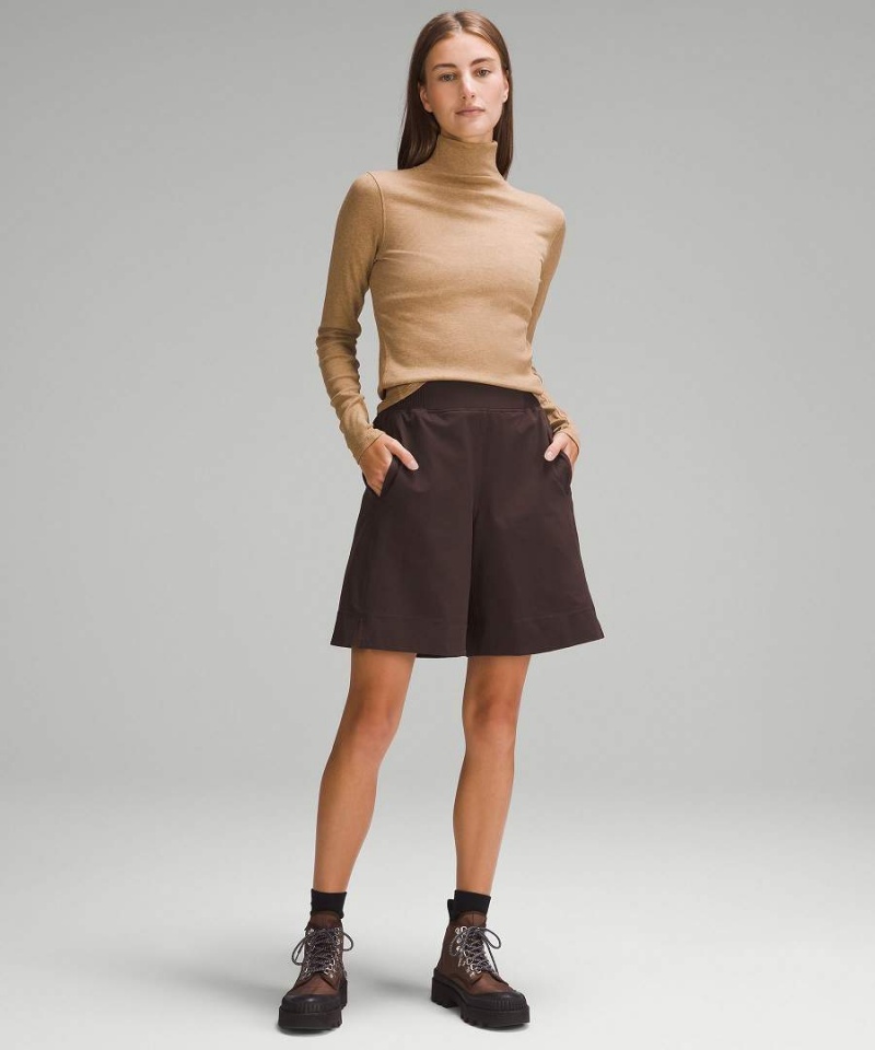 Short Lululemon Stretch Woven Mid-Rise Bermuda 9