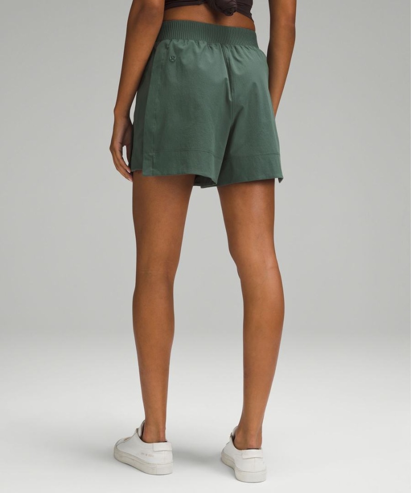 Short Lululemon Stretch Woven Relaxed-Fit High-Rise 4