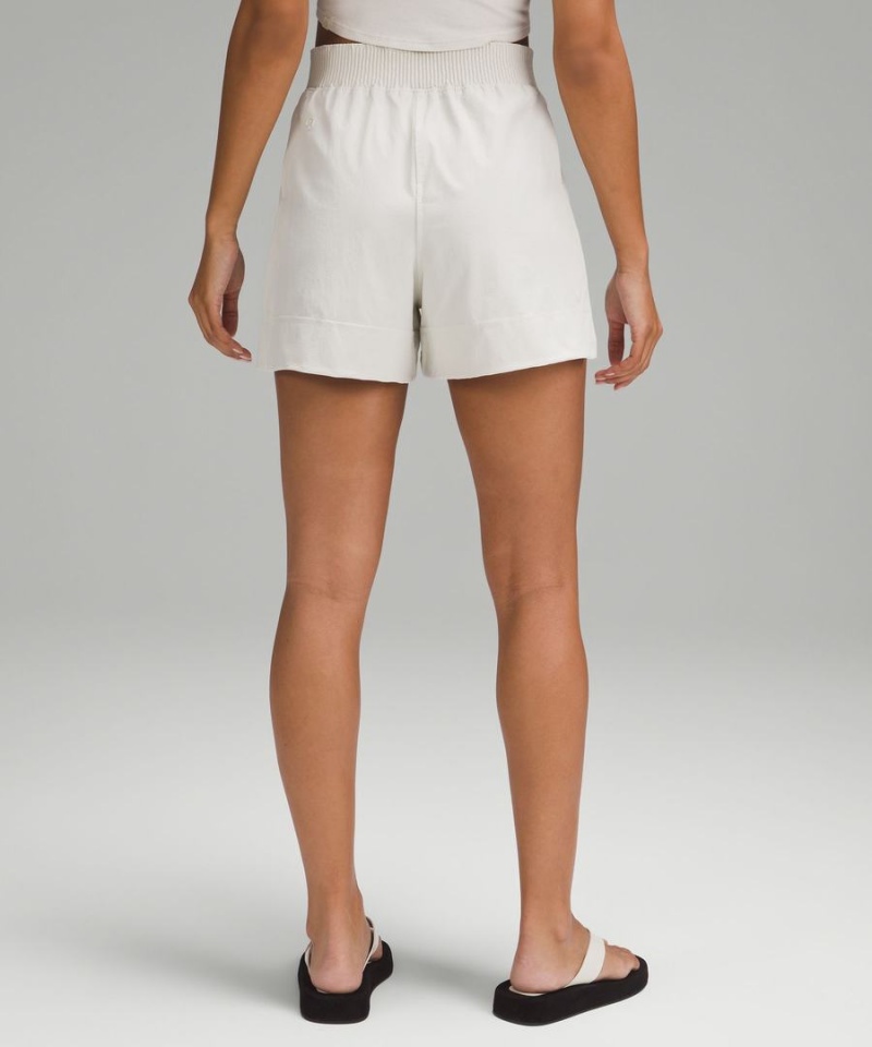 Short Lululemon Stretch Woven Relaxed-Fit High-Rise 4