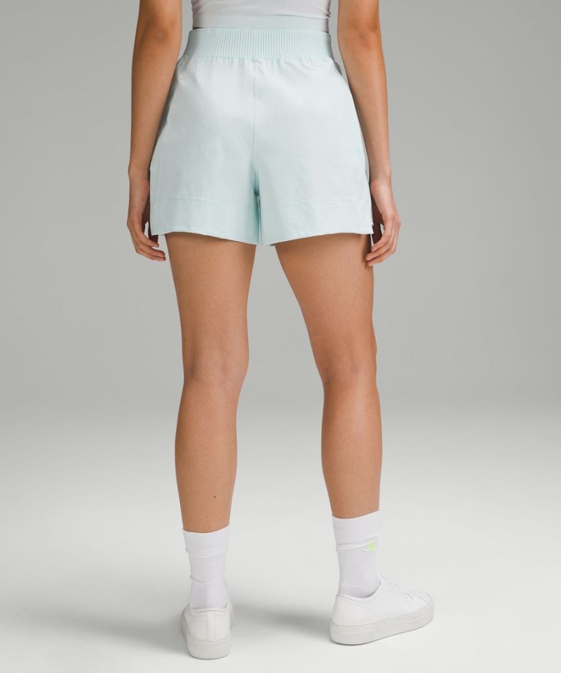 Short Lululemon Stretch Woven Relaxed-Fit High-Rise 4