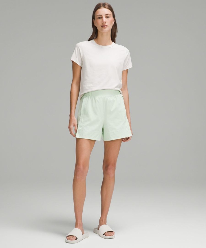 Short Lululemon Stretch Woven Relaxed-Fit High-Rise 4